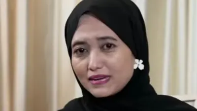 Sosok Syarifah Ima Syahab kekinian menjadi sorotan netizen di gelaran sidang Ferdy Sambo, nekat terobos petugas.