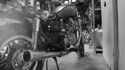 Ilustrasi penyebab umum mengapa motor bisa mati secara tiba-tiba dan susah dihidupkan saat pagi hari.