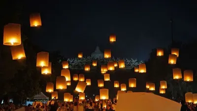 Ilustrasi Festival Lampion di Borobudur, bagian dari Perayaan Hari Raya Waisak