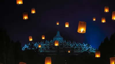 Festival Lampion Borobudur saat Waisak 