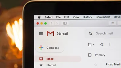 Ilustrasi tips cara menulis subject email lamaran kerja dengan benar agar email Anda dilirik oleh HRD.