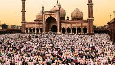Ilustrasi Masjid untuk salat Idul Fitri 