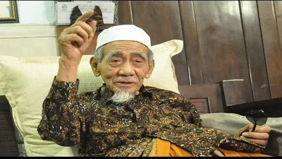 Tips mendidik anak dari Mbah Moen