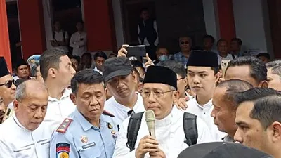 Anas Urbaningrum saat keluar dari Lapas Sukamiskin Bandung 