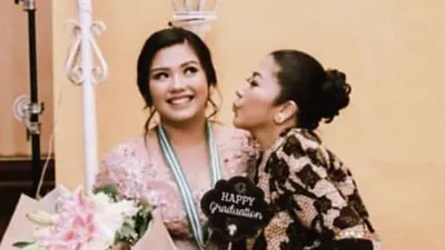 Trisha Eungelica dan Putri Candrawathi 