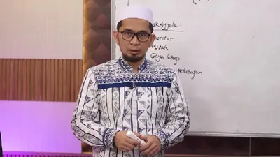 Mengerikan! Ini Ganjaran Orang yang Sengaja Tidak Puasa Ramadan Menurut Ustaz Adi Hidayat