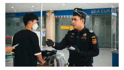 [ilustrasi] Bea Cukai tengah menjadi sorotan masyarakat Indonesia. Pasalnya beberapa netizen mulai mengungkapkan keluh kesahnya mengenai bea cukai yang meminta 'jatah'.