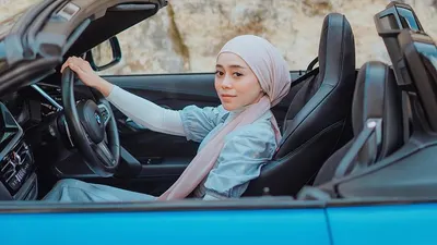 Keren! Lesti Kejora Terlihat Menawan Saat Unggah Foto Kendarai Mobil Sport Ini di Bali, Tuai Pujian Warganet