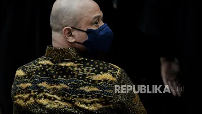Terdakwa kasus narkoba Teddy Minahasa saat mengikuti sidang perdana di Pengadilan Negeri Jakarta Barat, Kamis (2/2/2023).