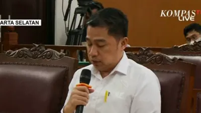 Haru, Menahan Tangis Arif Rachman Arifin Sampaikan Hal Ini Untuk Orang Tua dan Mertua Dalam Nota Pembelaan