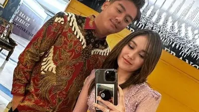 Pedangdut Ayu Ting Ting Unggah Foto Mesra Bersama Boy William, Ivan Gunawan Berkomentar Seperti ini, Cemburu?