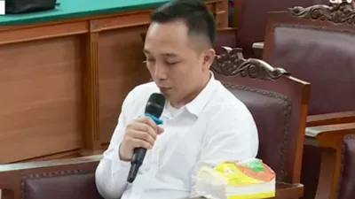 Pasang Muka Melas, Ricky Rizal Minta Dibebaskan dari Tuntutan 8 Tahun Penjara Serta Dipulihkan Martabatnya