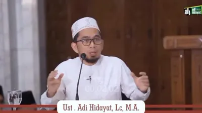 Perlu Direnungkan! Nasihat Ustadz Adi Hidayat untuk Para Perokok : Lebih Baik Berhenti karena Rokok Itu&hellip;
