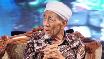 Rahasia Rezeki Lancar dan Bebas dari Utang, Cukup Amalkan 3 Wasiat dari Mbah Moen Ini di Waktu Subuh