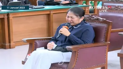 Hakim Tegur Putri Candrawathi karena Terlalu Banyak Menangis di Persidangan: Udah Jangan Menangis Ya