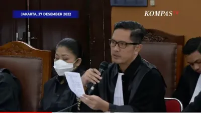 Diskakmat Hakim! Febri Diansyah Bikin Greget, Ngeyel Ingin Jelaskan Ini di Persidangan