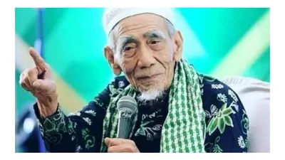 Bagaimana Hukum Rokok Menurut Mbah Moen? Simak Penjelasan Lengkapnya di Sini!
