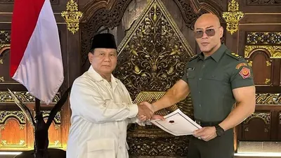 Pengangkatan YouTuber Deddy Corbuzier menjadi Letkol Tituler TNI AD ternyata akan mengakibatkan ia kehilangan Rp84 miliar per tahun.