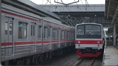 KRL yang merupakan salah satu transportasi tumpuan di Jabodetabek karena harga terjangkau akan mengalami kenaikan tarif KRL.