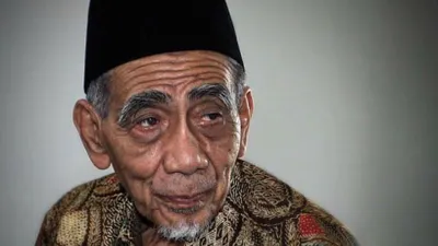 Mbah Moen mewariskan lima kunci yang dipercaya sebagai amalan agar diberikan kelancaran pekerjaan dan rezeki yang berkah.