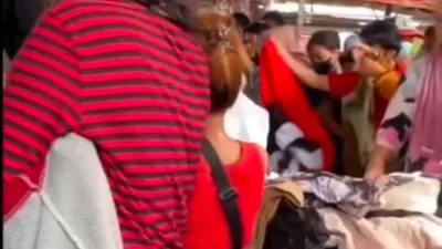 Penjual Unik Pasar Lasoani Dibanjiri Pembeli, Usai Ajak Ibu-ibu Tampil Cantik agar Suami Tak Direbut Pelakor