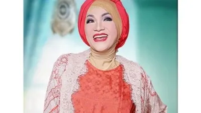 Dorce Gamalama semasa masih hidup