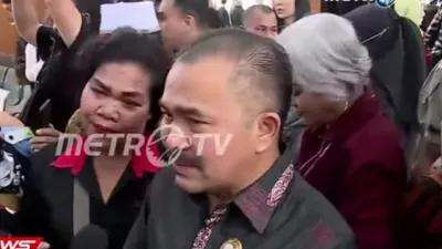 Richard Eliezer Divonis 1 Tahun 6 Bulan Penjara, Kamaruddin Simanjuntak Menangis: Saya Memahami Bharada E