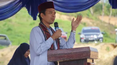 Penceramah Ustad Abdul Somad menyebut ada 3 rumus untuk menghadapi orang tua sesuai dengan aturan Islam.