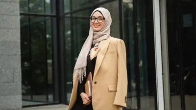 Ilustrasi ide OOTD interview kerja hijab.