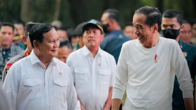Di depan Prabowo, Jokowi meminta para menterinya yang mencalonkan diri sebagai capres agar mengambil cuti.