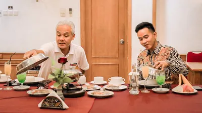 Ganjar Pranowo memastikan sosok Wali Kota Gibran Rakabuming Raka menjadi juru kampanyenya.