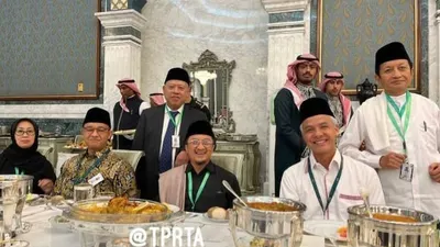 Momen kebersamaan Anies Baswedan dan Ganjar Pranowo di jamuan Kerajaan Arab Saudi