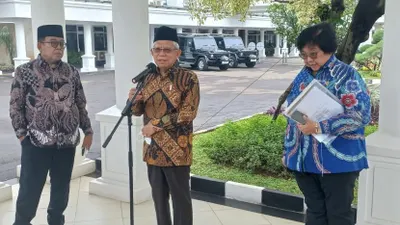 Soal badai dahsyat prediksi BRIN, Ma'ruf Amin menegaskan otoritas yang berwenang memberikan informasi cuaca adalah BMKG.