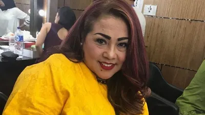Komedian Nunung Srimulat kembali datang dengan kabar memilukan dan cukup mengejutkan, dirinya divonis mengalami kanker payudara.