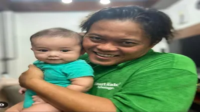 Sule bersama anaknya baby Adzam