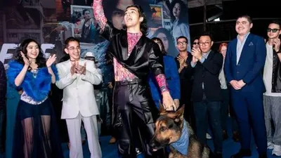 Gara-gara Cium Anjing Saat Blue Carpet Film Terbaru, Abidzar Al Ghifari Tuai Kritikan Pedas