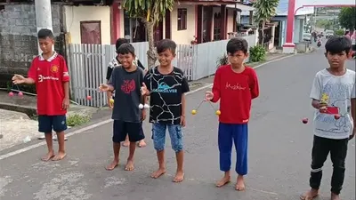 Ingin Jago Bermain Lato-lato? Simak Tips dan Triknya di Sini, Dijamin Cepat Bisa!
