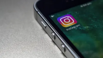Ilustrasi Instagram Check Stalkers.