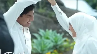 ilustrasi Suami Istri yang berbahagia dapat menerapkan hal ini dalam kehidupan berumah tangga