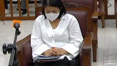Putri  Candrawathi curhat dalam persidangan tentang dirinya