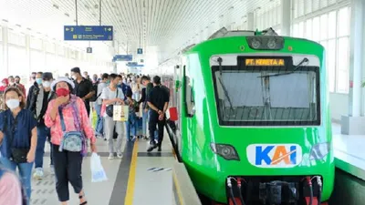 Jelang Nataru Penjualan Tiket Kereta Api Meningkat, PT KAI Siapkan 736.406 Tiket!