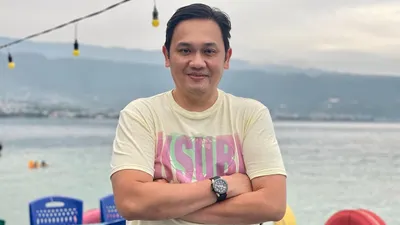 Suka Bikin Jengkel Netizen, Ternyata Farhat Abbas Bukan Orang dari Keluarga Sembarangan!