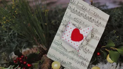 Hari Valentine - Begini Hukum Merayakan Hari Valentine dalam Islam, Buya Yahya Peringatkan Hal Ini