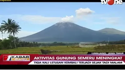 Gunung Semeru Kembali Erupsi, Warga Waspadai Ancaman Awan Panas dan Banjir Lahar Dingin  &nbsp;