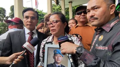 Alasan Pilu Rosti Simanjuntak Selalu Bawa Foto Yosua di Sidang Vonis Ferdy Sambo Cs, Terkenang Pesan Anaknya!