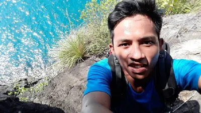 Fakta atau Hoax? Bharada E Sudah Bebas dan Langsung Ziarah ke Makam Brigadir J untuk Pertama Kalinya