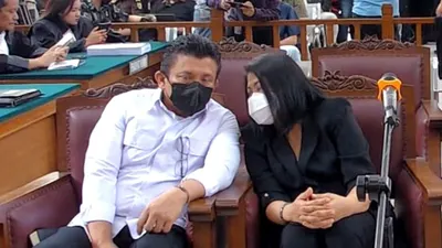 Terdakwa Ferdy Sambo dan Putri Candrawathi di Pengadilan Negeri Jakarta Selatan. (ikbal muqorobin/harianterbit.com) 