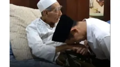 Inilah Cerita Lucu Favorit yang Dikenang Gus Baha dari Mbah Moen, Kisah Tentang Ketidaktahuan Manusia