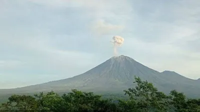 Update Erupsi Gunung Semeru: Keluarkan Lava Pijar Sejauh 800 Meter