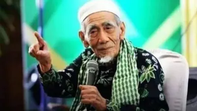 Rezeki lancar masuk ke dalam rumah dan hajat mudah terkabul, 5 amalan sederhana yang bisa dilakukan sesuai ajaran Mbah Moen.